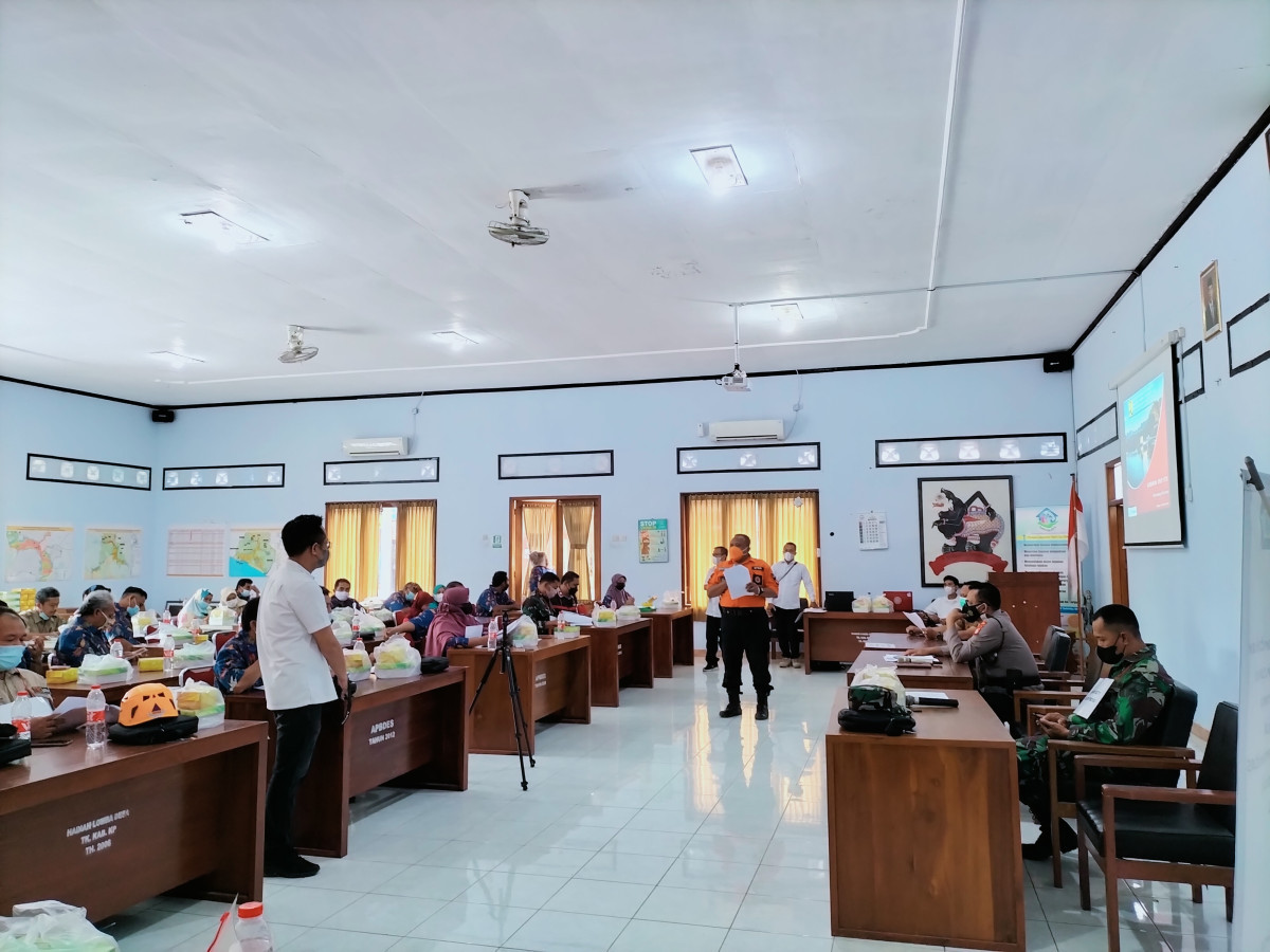 Sosialisasi dan percontohan desa tanggap bencana Bendungan Sermo dalam rangka pemberdayaan komunitas di sekitar waduk sermo.